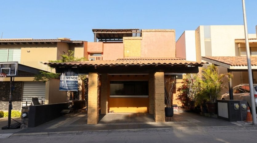 CASA EN VENTA EN MORELIA