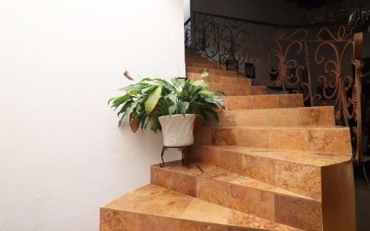 CASA EN VENTA EN MORELIA, CLUB DE GOLF ALTOZANO