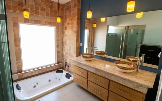 CASA EN VENTA EN MORELIA, CLUB DE GOLF ALTOZANO