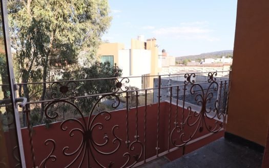 CASA EN VENTA EN MORELIA, CLUB DE GOLF ALTOZANO