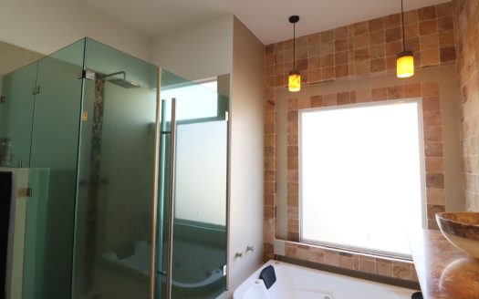 CASA EN VENTA EN MORELIA, CLUB DE GOLF ALTOZANO