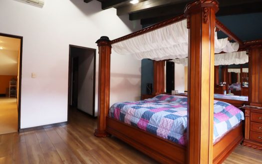 CASA EN VENTA EN MORELIA, CLUB DE GOLF ALTOZANO