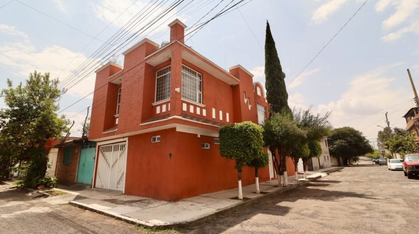 CASA EN VENTA EN MORELIA