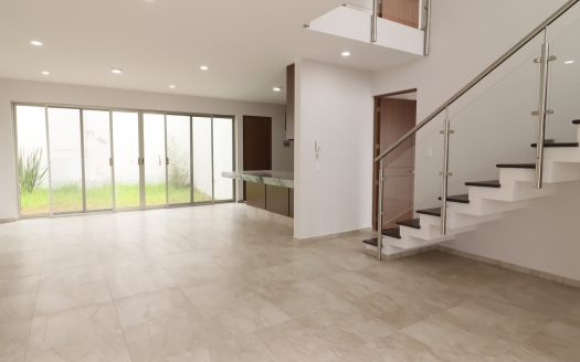 CASA EN VENTA EN MORELIA, ZONA ALTOZANO