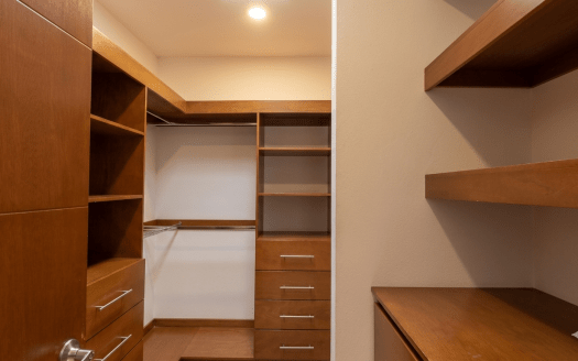 CASA EN VENTA EN MORELIA, ALTOZANO.