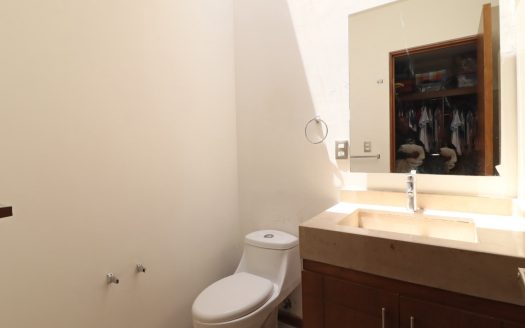 CASA EN VENTA EN MORELIA, ALTOZANO.