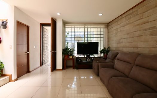 CASA EN VENTA EN MORELIA, ALTOZANO.