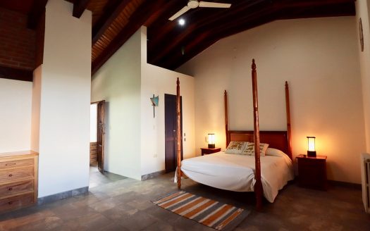 CASA EN VENTA EN PÁTZCUARO, VASCO DE QUIROGA