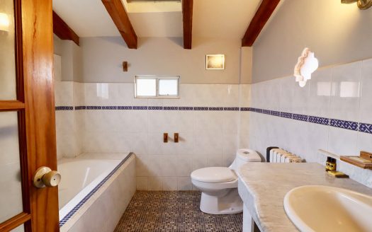 CASA EN VENTA EN PÁTZCUARO, VASCO DE QUIROGA