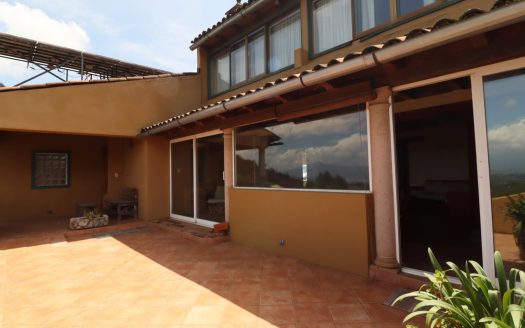 CASA EN VENTA EN PÁTZCUARO, VASCO DE QUIROGA