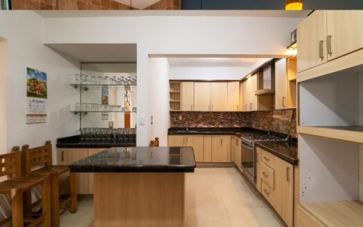 CASA EN VENTA EN MORELIA, CLUB DE GOLF ALTOZANO