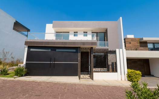 CASA EN VENTA EN MORELIA, VILLAS DEL LAGO (ZONA ALTOZANO)