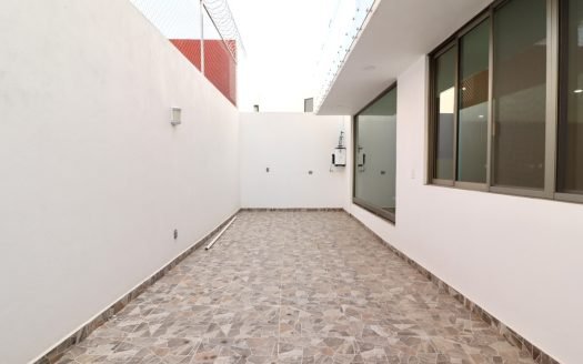 CASA EN VENTA EN MORELIA, VILLAS DEL LAGO (ZONA ALTOZANO)