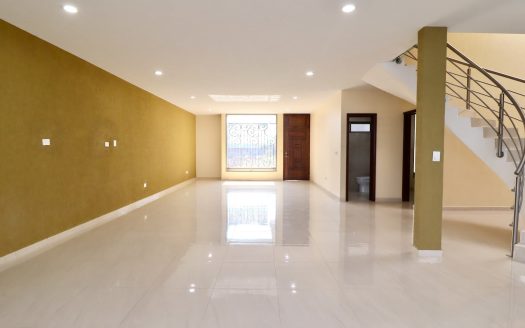 CASA EN VENTA EN MORELIA, VILLAS DEL LAGO (ZONA ALTOZANO)