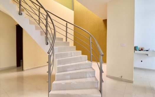 CASA EN VENTA EN MORELIA, VILLAS DEL LAGO (ZONA ALTOZANO)