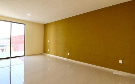 CASA EN VENTA EN MORELIA, VILLAS DEL LAGO (ZONA ALTOZANO)