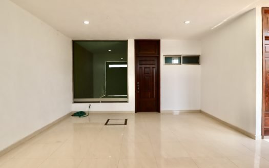 CASA EN VENTA EN MORELIA, VILLAS DEL LAGO (ZONA ALTOZANO)