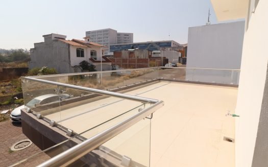 CASA EN VENTA EN MORELIA, VILLAS DEL LAGO (ZONA ALTOZANO)