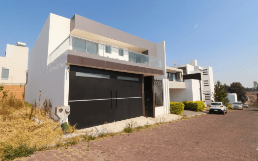 CASA EN VENTA EN MORELIA, VILLAS DEL LAGO (ZONA ALTOZANO)