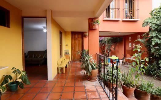 CASA EN VENTA EN MORELIA, COL. VISTA BELLA