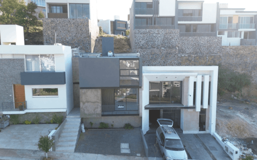 CASA EN VENTA EN MORELIA, FRACC. RÍO ALTOZANO