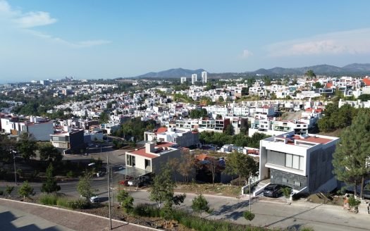 CASA EN VENTA EN MORELIA, FRACC. RÍO ALTOZANO