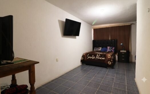 CASA EN VENTA EN MORELIA, UBICADA EN COL. ARRIAGA RIVERA.