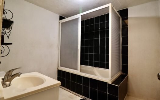 CASA EN VENTA EN MORELIA, UBICADA EN COL. ARRIAGA RIVERA.