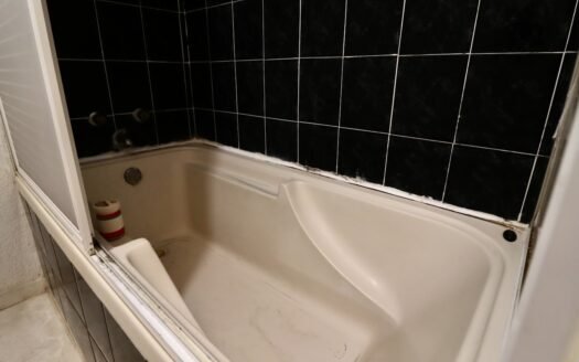 CASA EN VENTA EN MORELIA, UBICADA EN COL. ARRIAGA RIVERA.