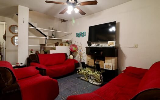 CASA EN VENTA EN MORELIA, UBICADA EN COL. ARRIAGA RIVERA.