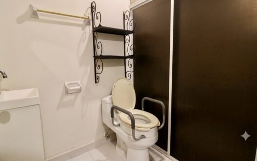 CASA EN VENTA EN MORELIA, UBICADA EN COL. ARRIAGA RIVERA.