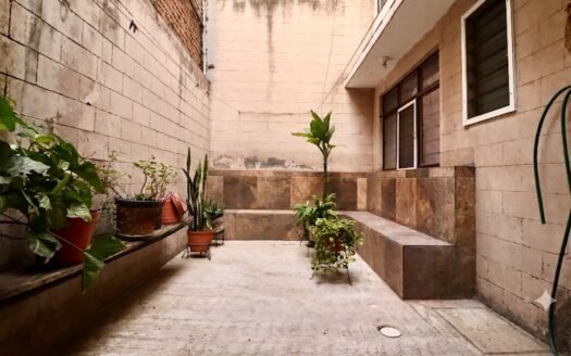 CASA EN VENTA EN MORELIA, UBICADA EN COL. ARRIAGA RIVERA.