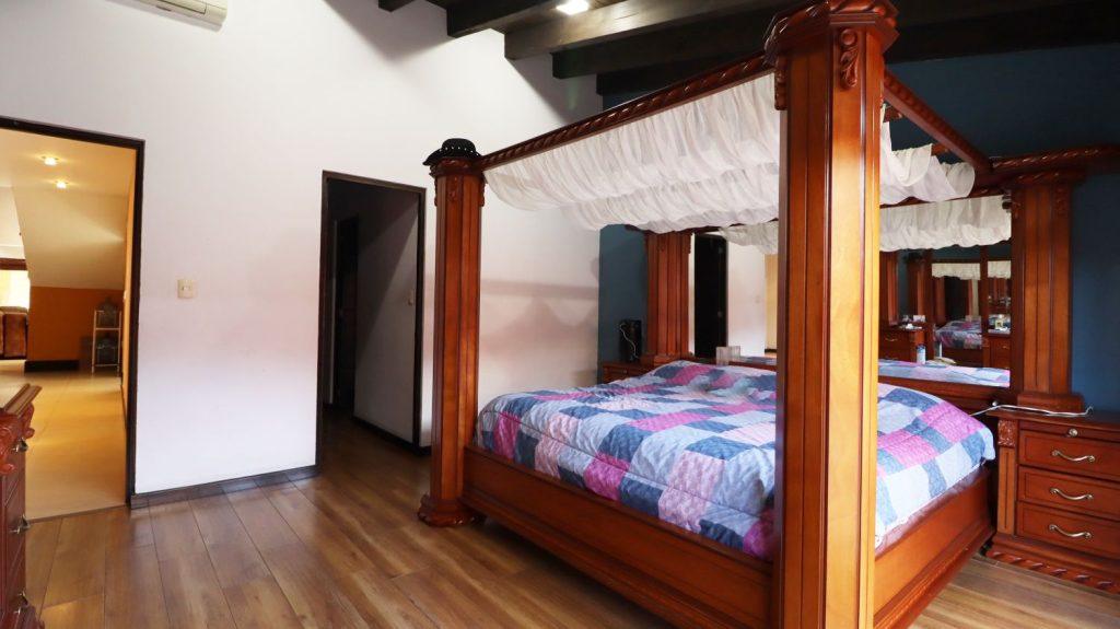 Casa en venta en Morelia, Club de Golf Altozano 7