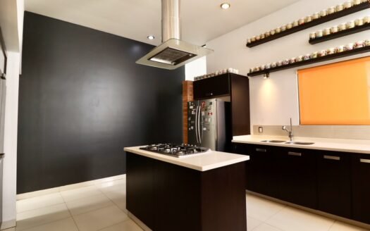 CASA EN VENTA EN MORELIA, LOMAS DE SANTA MARÍA