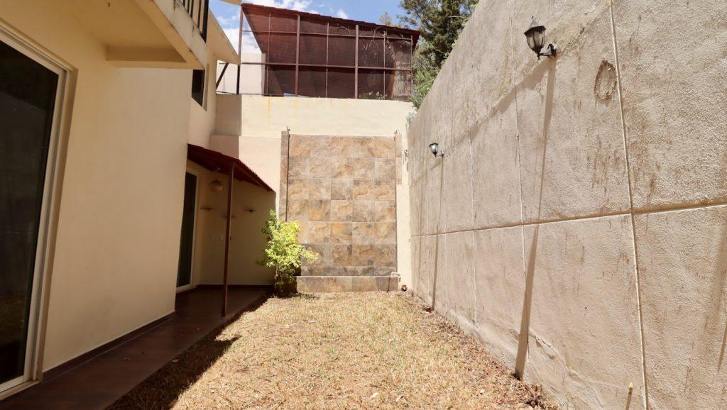 Casa en venta en Morelia, Tomás de La Huerta 11