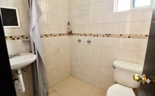 EDIFICIO EN VENTA EN MORELIA, ZONA ESTADIO, COL. RICARDO FLORES MAGÓN.