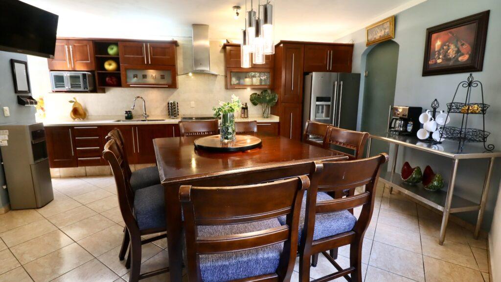 Casa en venta en Morelia, Camelinas 10