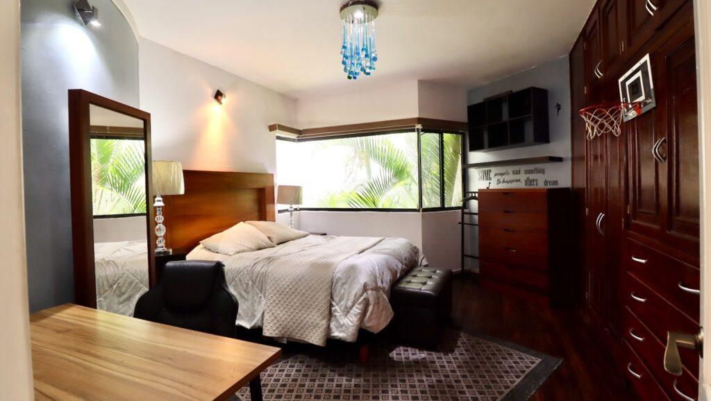 Casa en venta en Morelia, Camelinas 23