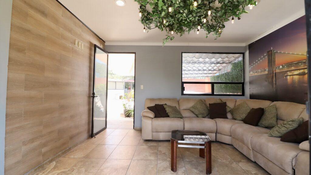 Casa en venta en Morelia, Camelinas 38