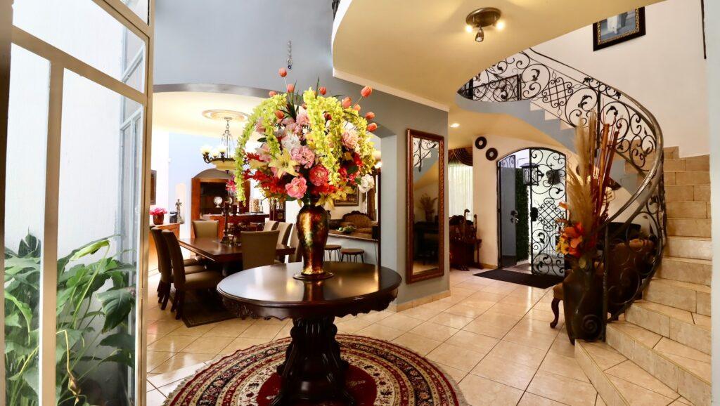 Casa en venta en Morelia, Camelinas 4