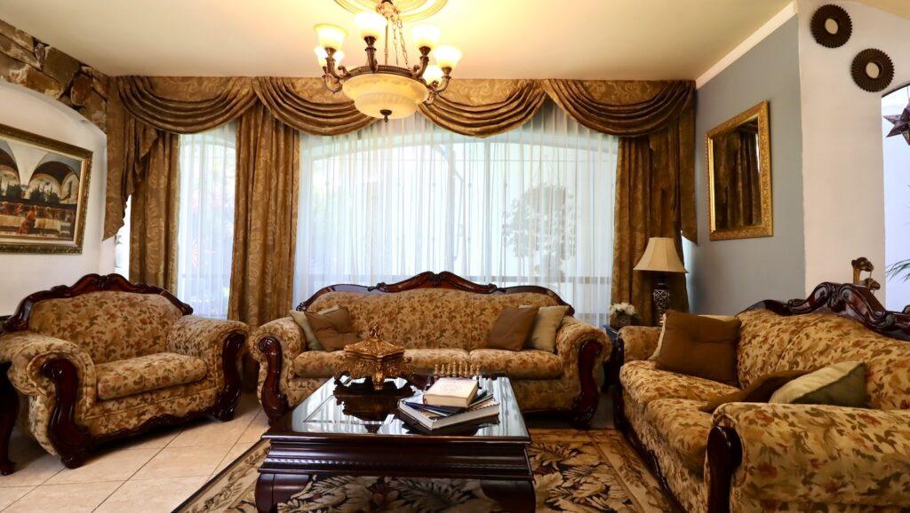 Casa en venta en Morelia, Camelinas 7