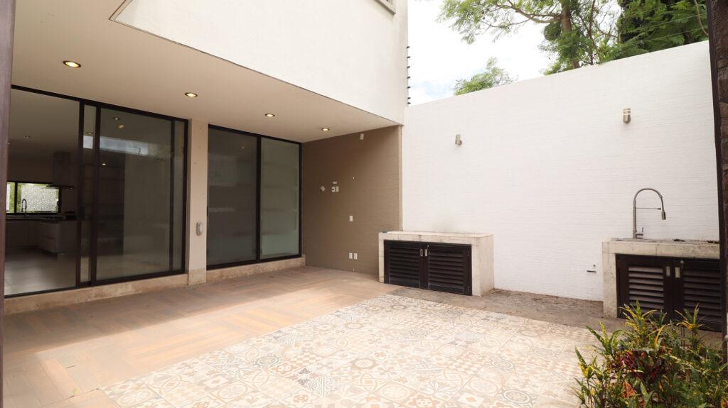Casa en venta en Morelia, Fracc. Jardínes de Altozano 18