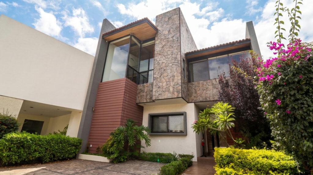 Casa en venta en Morelia, Fracc. Jardínes de Altozano 43