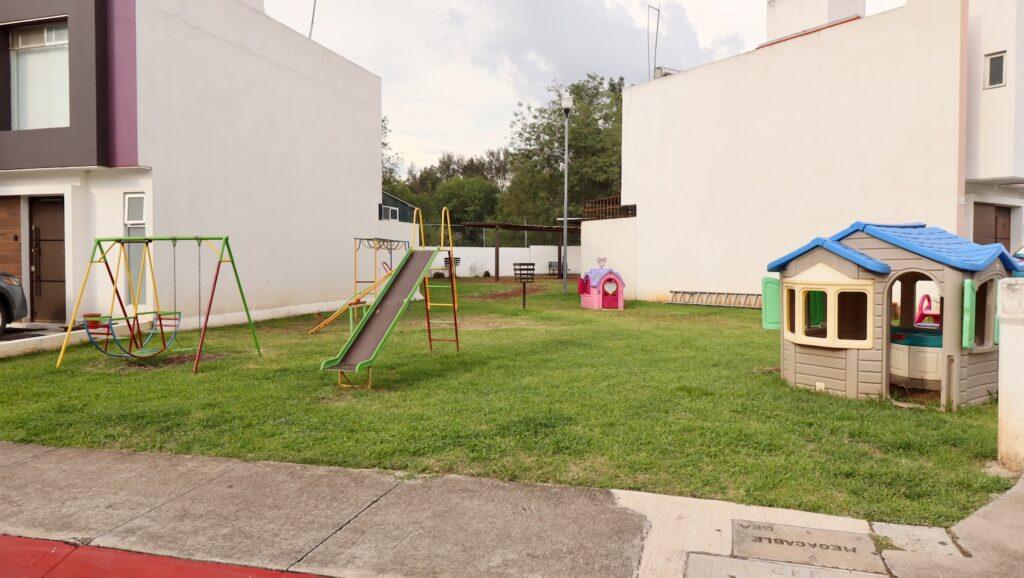 Casa en venta en Morelia, Los Vergeles 30