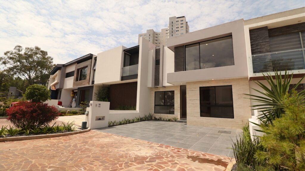 Casa en venta en Morelia, Paseo de los Mirlos 33